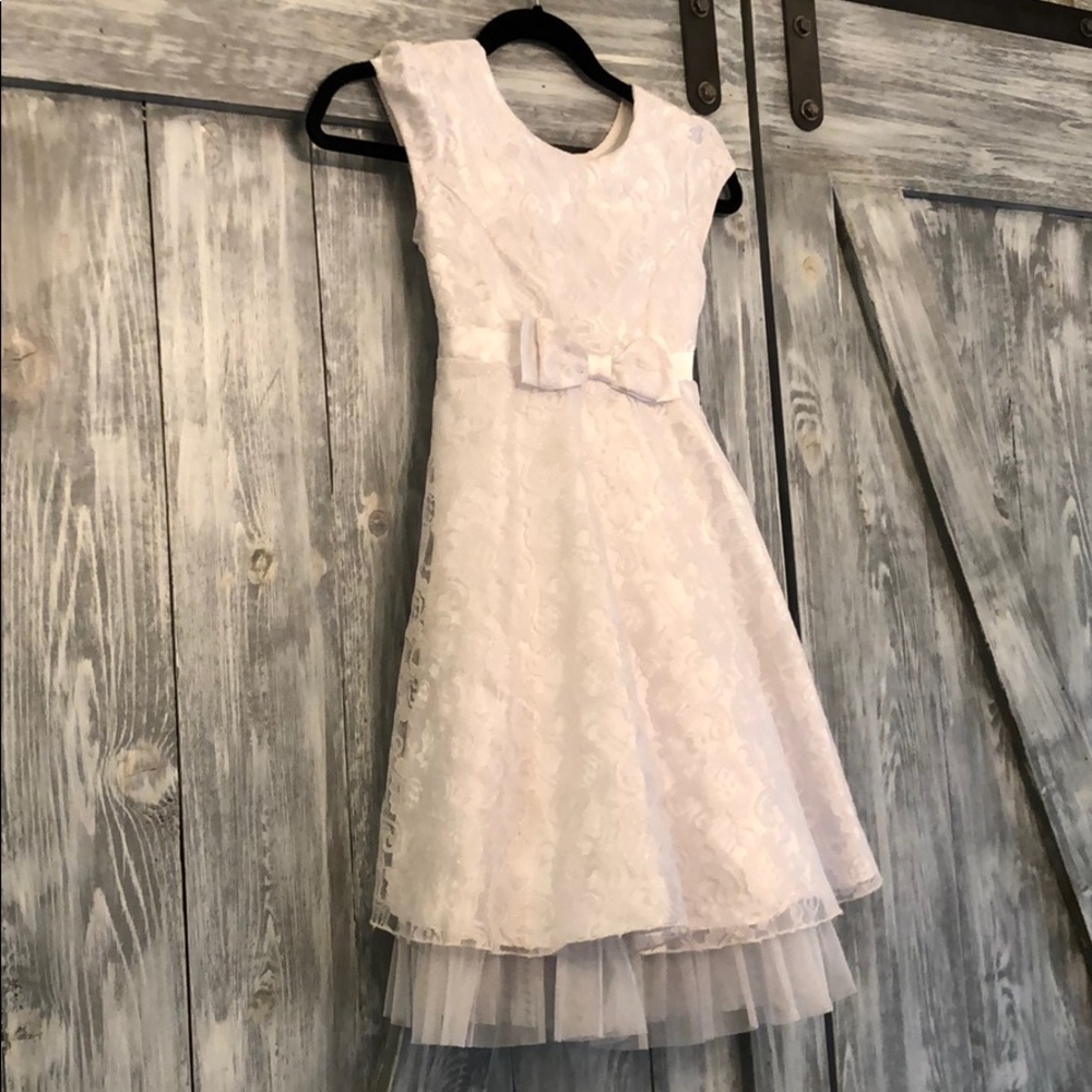 White flower girl dress. Sz 7
